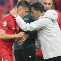 Montella'dan milli yıldıza telefon! Arda G&uuml;ler D&uuml;nya Kupası'na yetişecek mi?