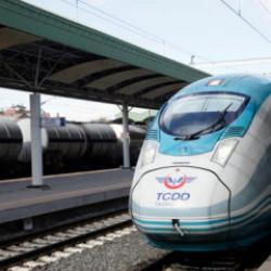 Zorlu coğrafyada m&uuml;hendislik harikası! YHT hattının 3 yıllık karnesi beli oldu