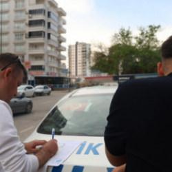 Adana'da aracının 4 katı ceza &ouml;deyen s&uuml;r&uuml;c&uuml;den akılalmaz s&ouml;zler 