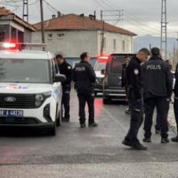 Akrabalar arasında bı&ccedil;aklı kavga: 3 yaralı!