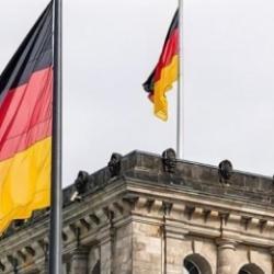 Almanya&rsquo;da casusluk alarmı: Ş&uuml;pheliler trafik kontrol&uuml;nde yakalandı!