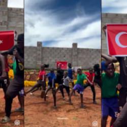 Arda G&uuml;ler ve Kenan Yıldız isimleri Uganda sokaklarında...