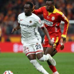 Aslan'a kupa şoku: Sahaya yansımayan performans, elenmeyle sonu&ccedil;landı