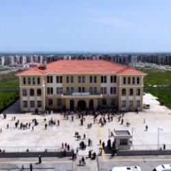 Bakan Kurum'dan 23 Nisan'da deprem b&ouml;lgesi paylaşımı