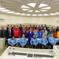 Başkan Şahin, başarılı sporcularla bir araya geldi