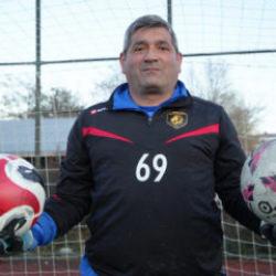 'Bayburt' m&uuml;d&uuml;r hem ismiyle hem de 40 yıllık futbol tutkusuyla dikkat &ccedil;ekiyor