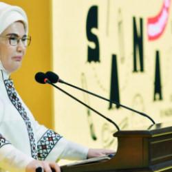 Emine Erdoğan: K&uuml;reselleşmenin k&uuml;lt&uuml;rleri tek potada eritme gibi bir yan tesiri var