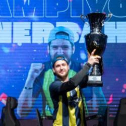 eS&uuml;per Lig'de şampiyon Fenerbah&ccedil;e!