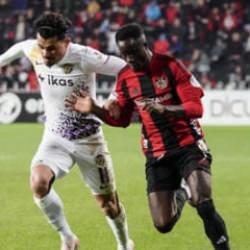 Ey&uuml;pspor-Gaziantep FK! İlk yarı sona erdi | CANLI