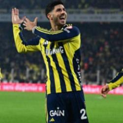 Fenerbah&ccedil;e'de derbi &ouml;ncesi kritik zirve! T&uuml;m planlar yıldız ismin &uuml;zerine yapılıyor