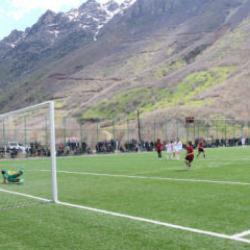 Galatasaray, Y&uuml;ksekova'da 2 golle kaybetti