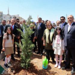 Gaziantep B&uuml;y&uuml;kşehir'den 23 Nisan'a &ouml;zel fidan dikim t&ouml;reni