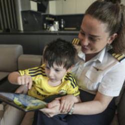 G&ouml;ky&uuml;z&uuml;n&uuml;n "pilot anneleri" &ouml;zlemlerine rağmen g&ouml;revlerini &ouml;zveriyle yapıyor