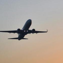 Havacılıkta yakıt krizi b&uuml;y&uuml;yor: Yaz tatili planları tehlikeye girdi