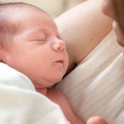 Memur ve SGK'lı anneler dikkat: Doğum izninde ne kadar &uuml;cret alınacak?