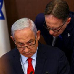 Netanyahu atamıştı! Sekreterinin pislikleri ortaya &ccedil;ıktı