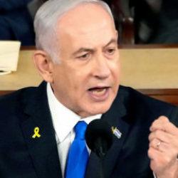 Netanyahu'nun yolsuzluk davasına 'savaş' ertelemesi