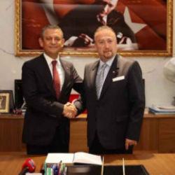 Ortalığı karıştıracak iddia! &Ouml;zg&uuml;r &Ouml;zel, &Ouml;zkan Yalım'dan korkuyor, elinde bir şeyler var