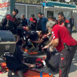 Otomobil yunus polislerin motosikletiyle &ccedil;arpıştı: 2 polis yaralı!