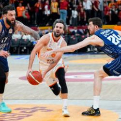 Pota derbisinde kazanan Anadolu Efes!