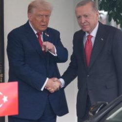 Başkan Erdoğan'dan Trump'a ge&ccedil;miş olsun telefonu