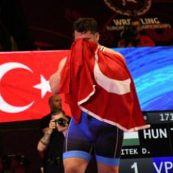 Tarihi zafer sonrası Rıza Kayaalp'tan duygusal s&ouml;zler! Kızının ettiği duayı a&ccedil;ıkladı