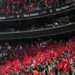 T&uuml;praş Stadyumu'nda 23 Nisan coşkusu!