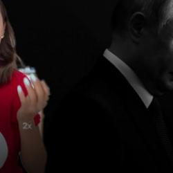 T&uuml;rk bayraklı tiş&ouml;rtle &ccedil;ektiği video viral oldu: Putin'in destek&ccedil;ileri sırt d&ouml;n&uuml;yor