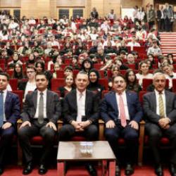 T&uuml;rkiye Uzay Ajansı Başkanı Kıra&ccedil;, Sakarya'da &ouml;ğrencilerle buluştu!