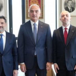 T&uuml;rkiye'nin k&uuml;resel erişimi i&ccedil;in kritik zirve: Bakanlık ve THY yeni d&ouml;nemi başlatıyor!