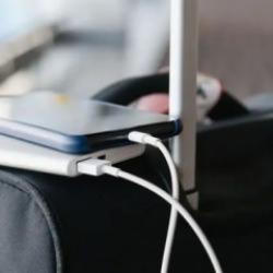 U&ccedil;aklarda powerbank kullanımı i&ccedil;in yeni karar! Sınır getirildi