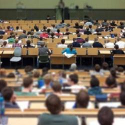 &Uuml;niversitelerde devam zorunluluğu kaldırıldı mı? 2026 g&uuml;ncel Y&Ouml;K kararı