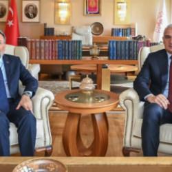 K&uuml;lt&uuml;r ve Turizm Bakanı Ersoy, Başkan Arpaguş ile bir araya geldi