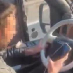 Yolcu dolu dolmuşta cep telefonuyla oynadı, faciaya davetiye &ccedil;ıkardı