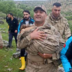 2,5 yaşındaki Melike 16 saat sonra bulunmuştu! Mehmet&ccedil;ik o s&ouml;z&uuml;yle y&uuml;reklere dokundu