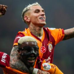  Osimhen'e ırk&ccedil;ı s&ouml;zlerle saldırdı! Milyonlar ateş p&uuml;sk&uuml;r&uuml;yor...