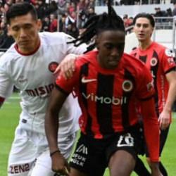 6 puan değerinde 3 ma&ccedil;... S&uuml;per Lig'de 4 ma&ccedil; sonunda 1 takım bug&uuml;n k&uuml;me d&uuml;şebilir