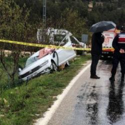 Mersin'de TIR ile &ccedil;arpışan otomobilin s&uuml;r&uuml;c&uuml;s&uuml; &ouml;ld&uuml;