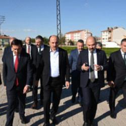 Ak&ccedil;eşme Kentsel D&ouml;n&uuml;ş&uuml;m Alanı ve Kadınlar Pazarı&rsquo;nda inceleme yapıldı 