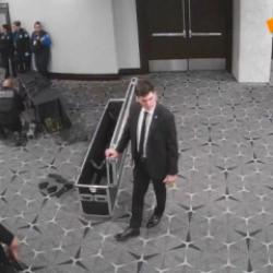 ABD 'deki silahlı saldırıya ilişkin yeni g&ouml;r&uuml;nt&uuml;ler ortaya &ccedil;ıktı...