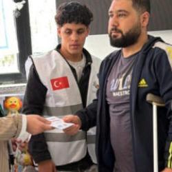 AK Partili Rukiye Toy&rsquo;dan Kahire&rsquo;de Filistinli ailelere kardeşlik eli