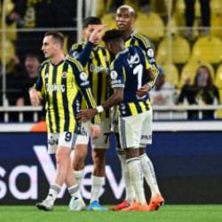 Anderson Talisca hat-trick yaptı! Fenerbah&ccedil;e Başakşehir'i devirdi