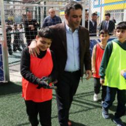 Bağcılar&rsquo;da sporla b&uuml;y&uuml;yen bir nesil hedefleniyor: 35 noktaya mini saha