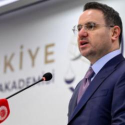 Bakan G&uuml;rlek: Vesayet ve darbe d&ouml;nemleri tamamen geride kaldı