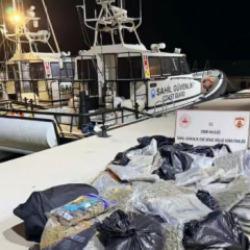 Balıkesir a&ccedil;ıklarında teknede 158 kilo uyuşturucu ele ge&ccedil;irildi: 2 g&ouml;zaltı