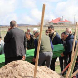 Başıboş k&ouml;pek faciası! 5 yaşındaki Hamza toprağa verildi