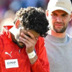 Bayer M&uuml;nih'ten T&uuml;rk yıldızın l&ouml;semi teşhisi konulan kız arkadaşına destek