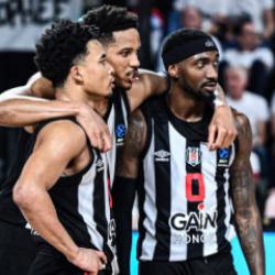 Beşiktaş'a b&uuml;y&uuml;k alkış: Son saniyeye kadar vazge&ccedil;meyen m&uuml;cadele