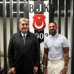 Beşiktaş'a s&uuml;rpriz misafir! Ricardo Quaresma, Serdal Adalı ile g&ouml;r&uuml;şt&uuml;