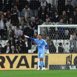 Beşiktaş'ta ilk ma&ccedil;ına &ccedil;ıktı! Trib&uuml;nlerden alkış aldı